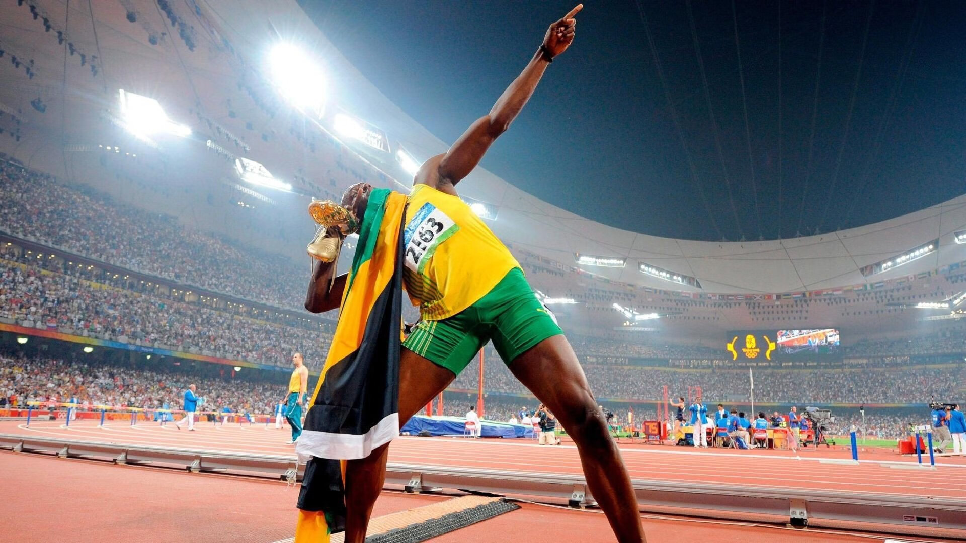 开云APP-_运动员生活揭秘：训练、休闲与健康管理_，运动员训练日常